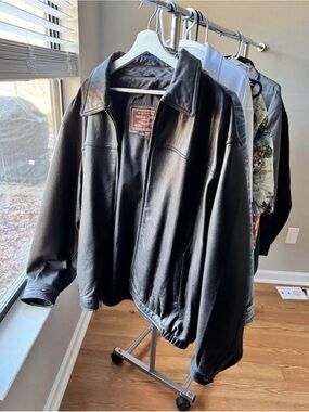 Men's Black Leather Bomber Jacket